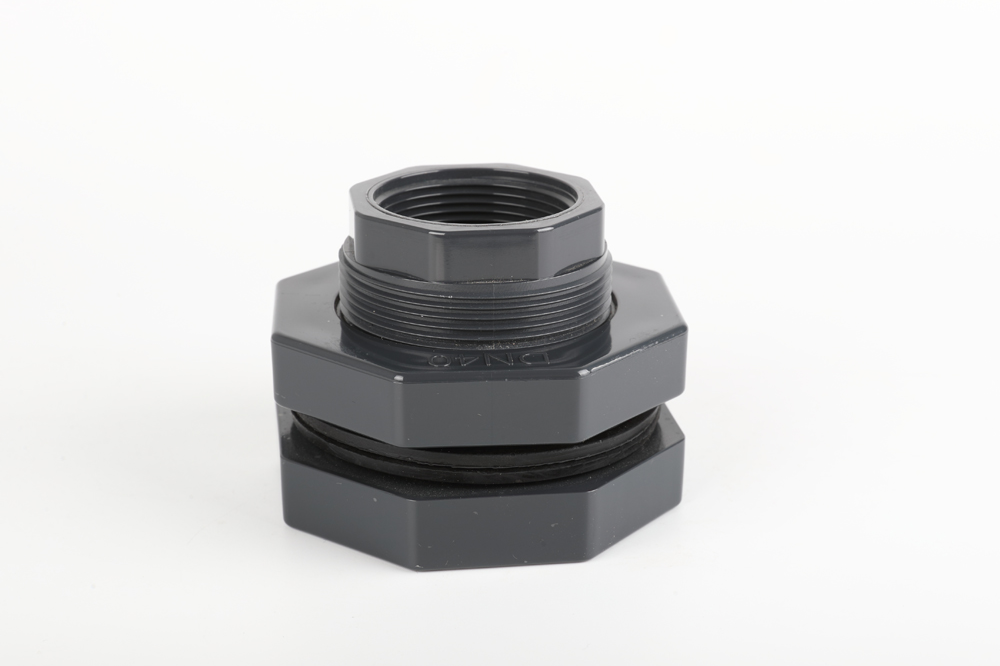 鹰手营子矿水箱接头